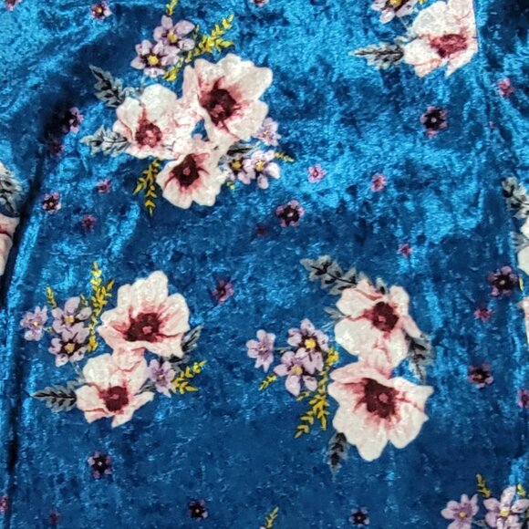 LulaRoe Women's Small Floral Velvety Shirley Kimono. Great Condition. - Picture 2 of 10